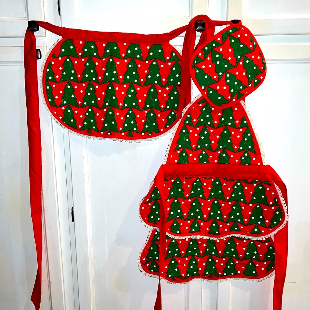 Vintage CHRISTMAS His and Hers matching aprons with pot holder Christmas Trees
